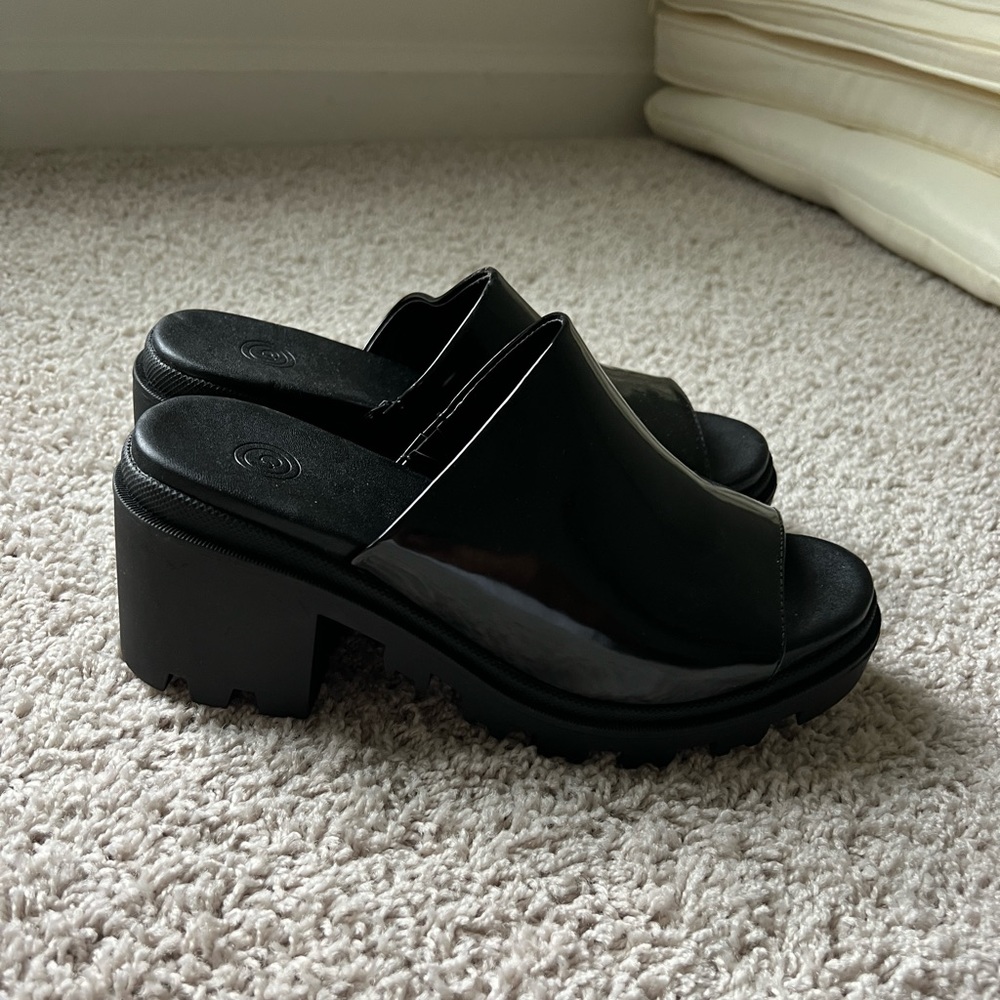 Urban outfitters sandals